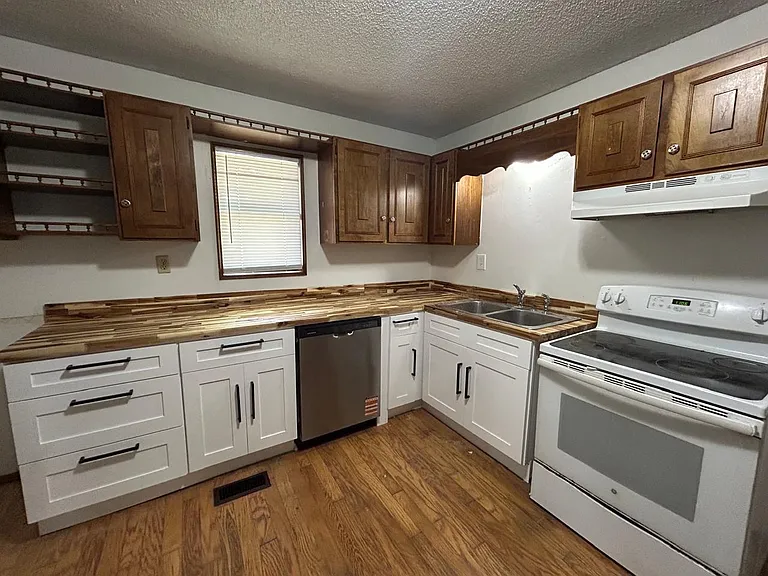 3801 Cresswell Ave — Photo 20