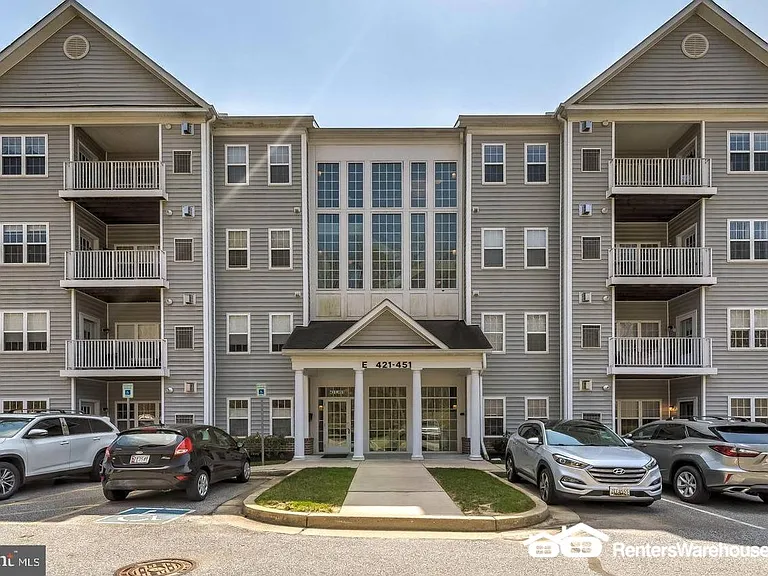 439 Hopkins Landing Dr — Photo 1