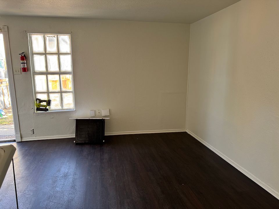 2nd image of 413 N Jefferson St APT 3