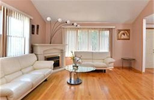 3rd image of 58 Boylston St