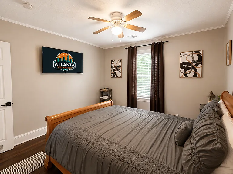 951 Moreland Dr SE — Photo 3