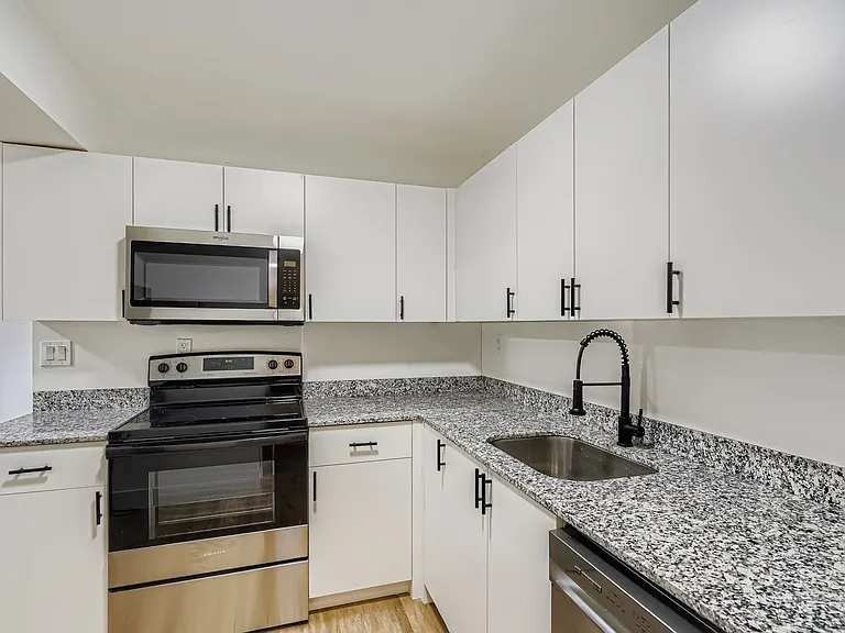 Brisa Apartment Homes — Photo 7