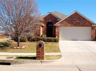 4940 Spoon Drift Dr, Fort Worth, TX 76135