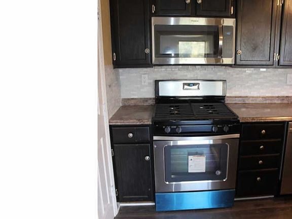 3rd image of 189 Kenwood Dr