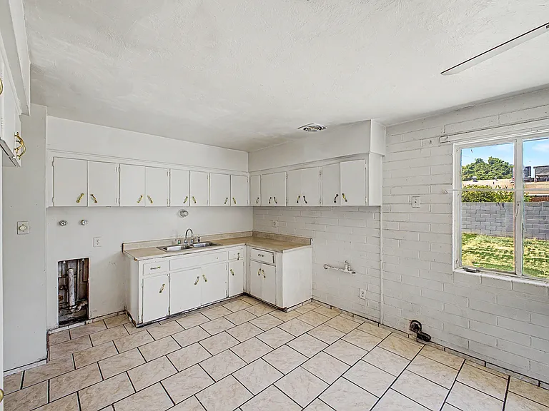 5828 N 63rd Dr — Photo 8