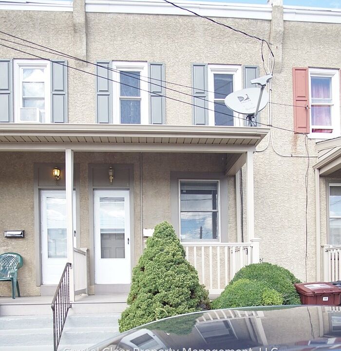 1st image of 1905 Tulip St