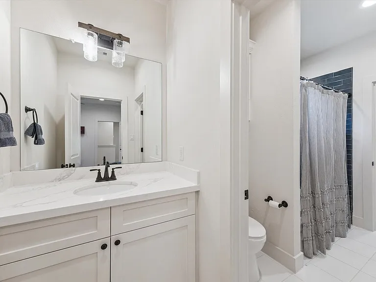 3404 Castor St — Photo 22