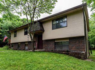 1300 W Trobridge Rd, Columbia, MO 65202