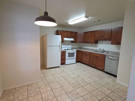4th image of 911-925 W 12th St #911-G-2