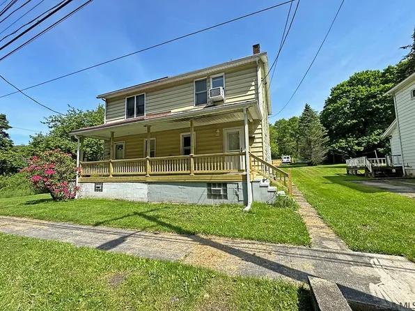 703 Railroad St, Windber, PA 15963