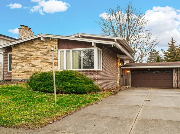 9125 S Tripp Ave, Oak Lawn, IL 60453