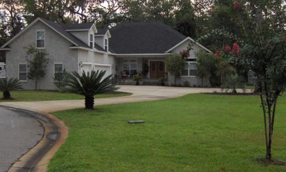 1st image of 144 Dogwood Ct