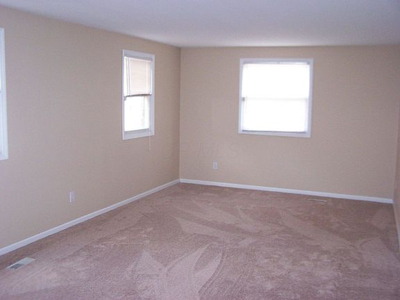 5th image of 991 Manor Ln Unit Z