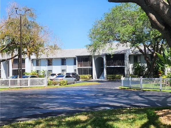 4641 Lakeside Club Blvd #11-C2, Fort Myers, FL 33905