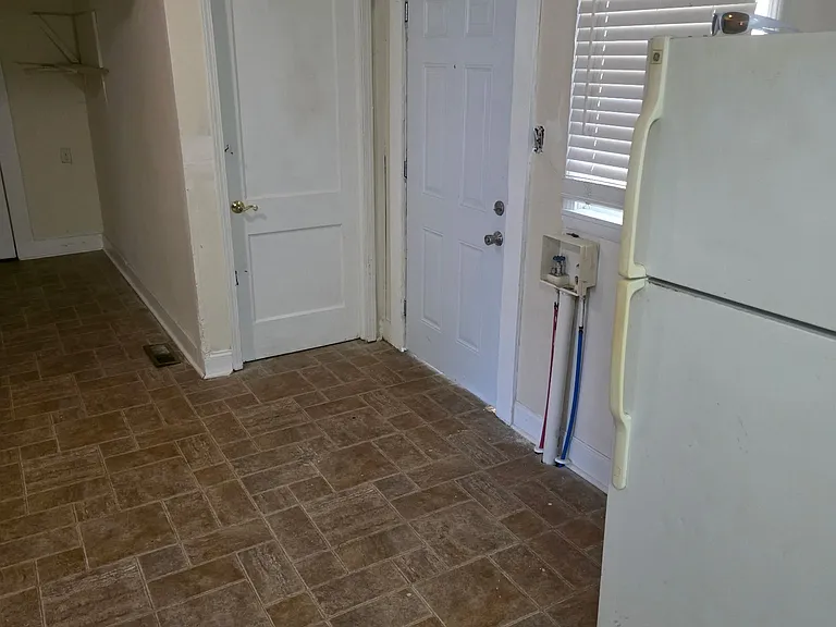 1210 Hoke St — Photo 11