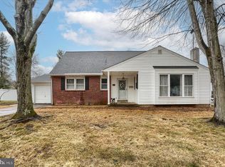 814 Sycamore Dr, Lansdale, PA 19446