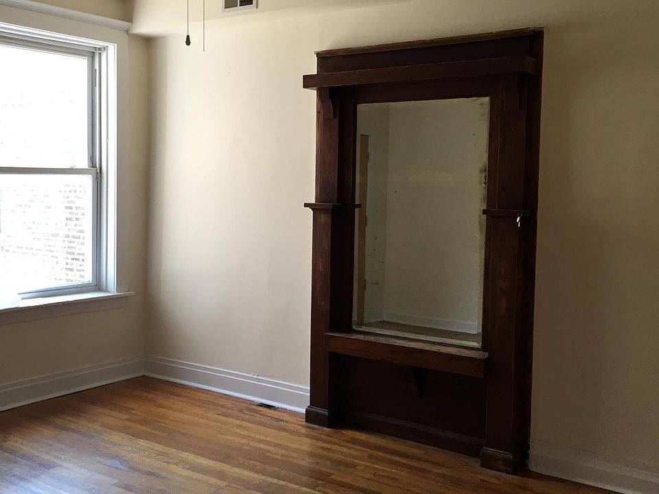2nd image of 2048 N California Ave APT 3F