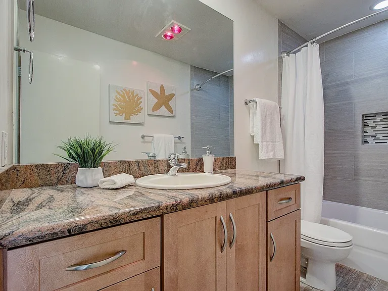 10707 Camarillo St #214 — Photo 14