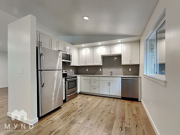 5th image of 11709 NE 98th St
