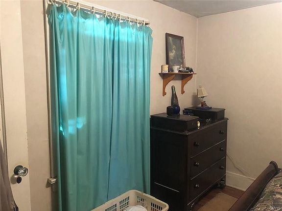 3rd image of 2729 Hollister Ave