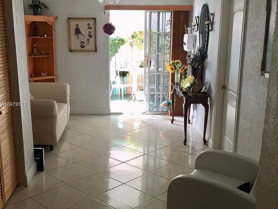 6552 w 2nd ct # 11 pic 1