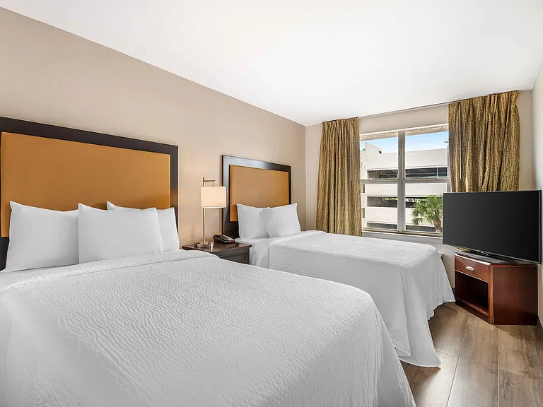 1 Bedroom Suite - 2 Full Beds