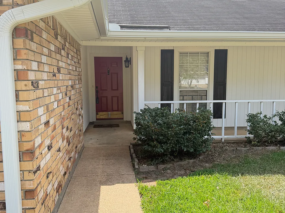 403 Crystal Dr