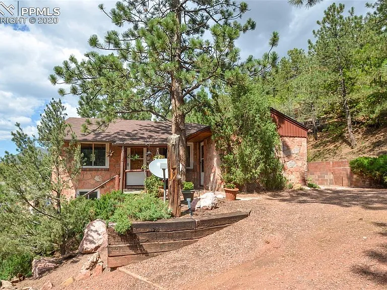8154 W US Highway 24 — Photo 2