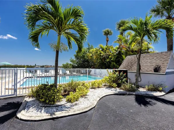 1859 Shore Dr S APT 102, South Pasadena, FL 33707