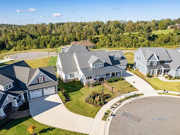 5th image of 425 Preserve Dr