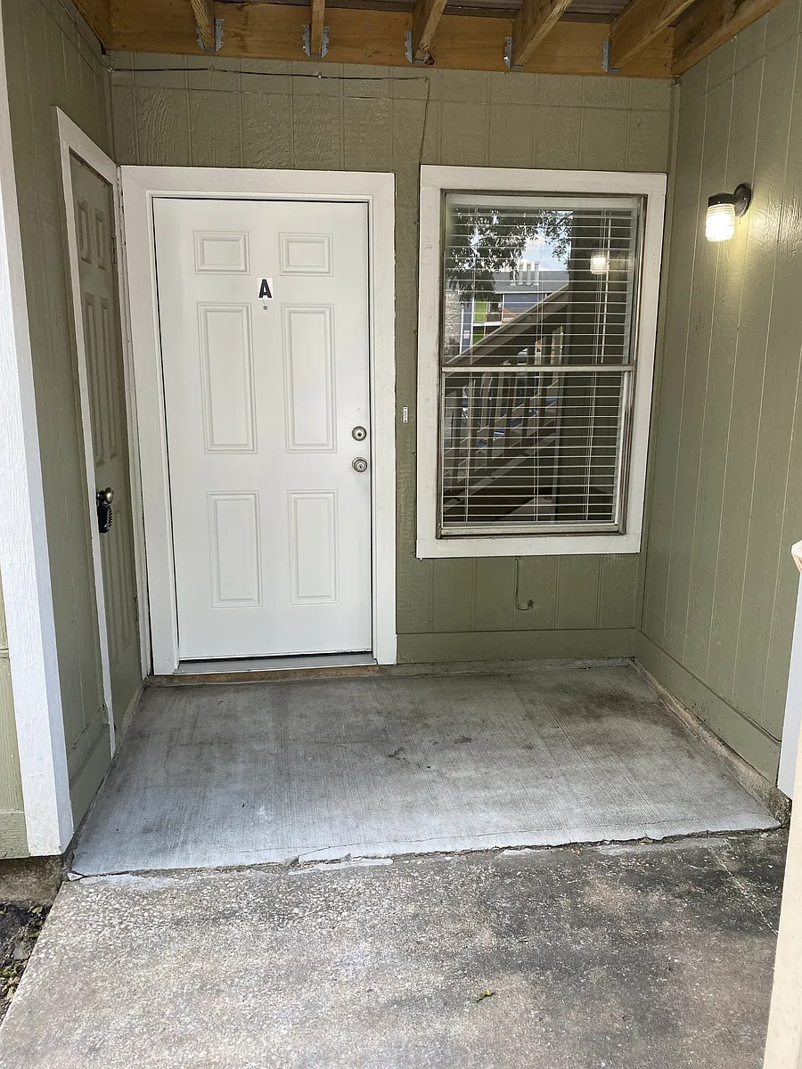 Covered front entrance - 2305 Cedrick Cv #A