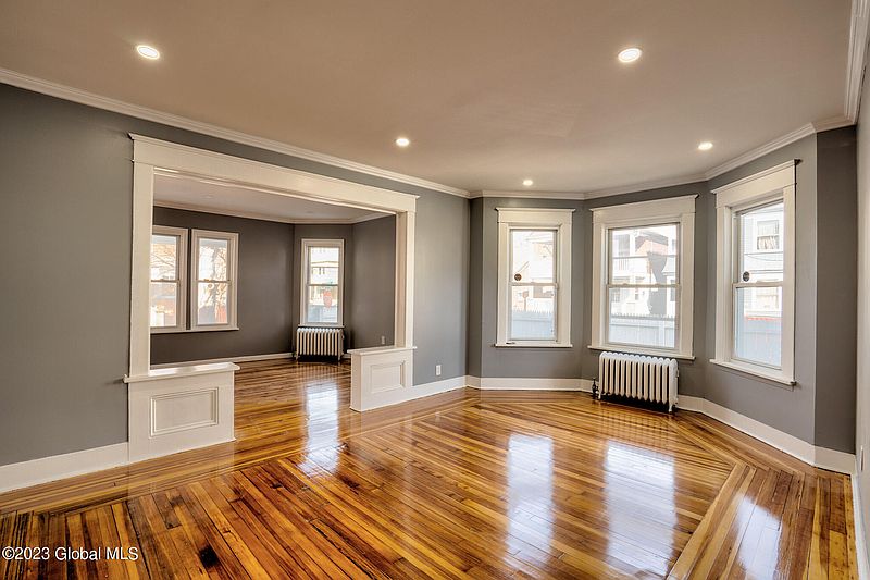 5th image of 27 Hawk Street