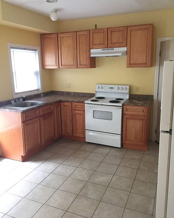 19 Falmouth St, Attleboro, MA 02703 Zillow