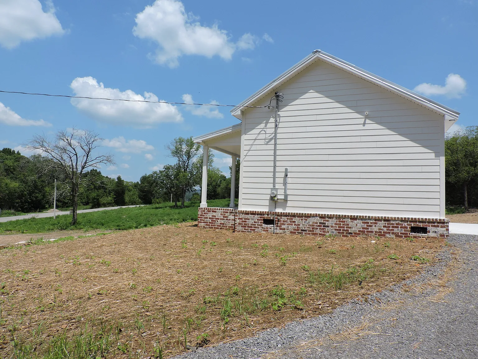 2052 Porterfield Rd — Photo 2