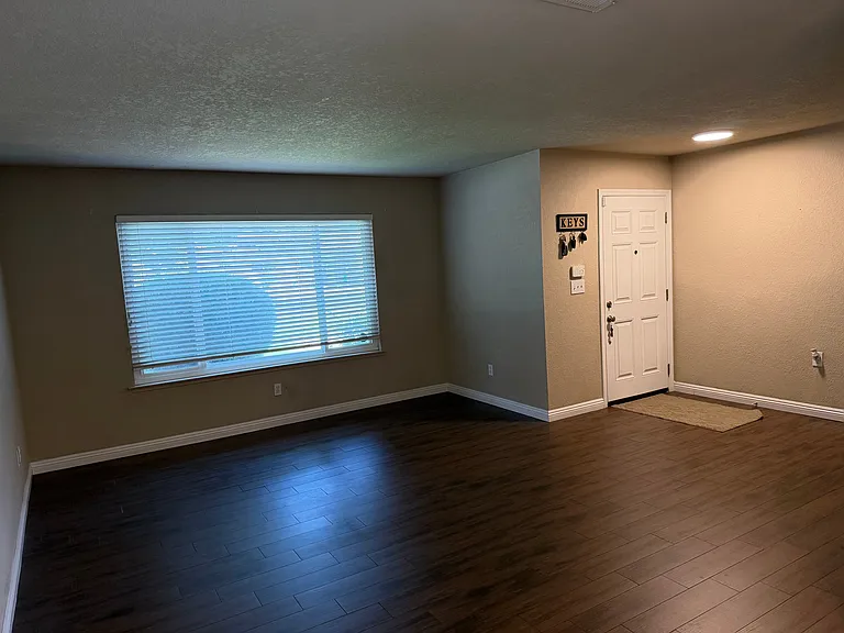540 Sundance Ln — Photo 2