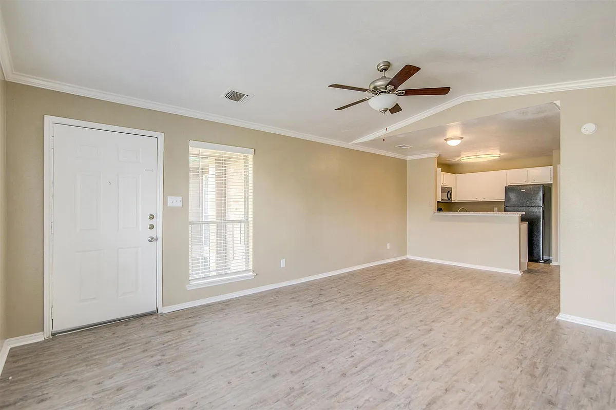 Building Photo - Spring Hill Village Apartments