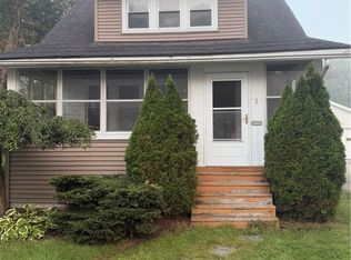 3 Dodd St, Whitesboro, NY 13492