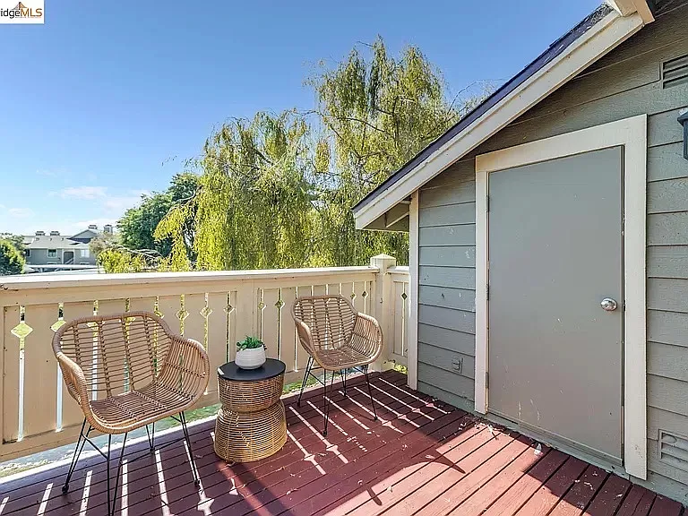 160 Lakeshore Ct — Photo 21