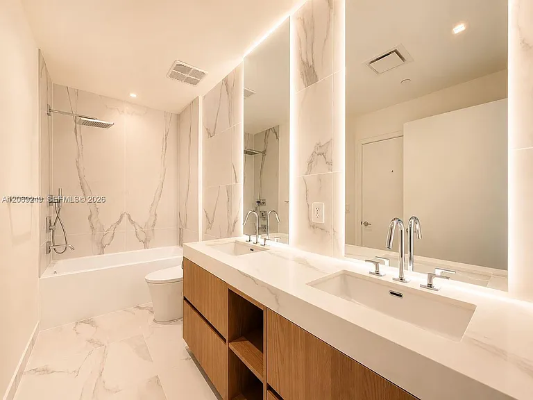 1400 Biscayne Blvd #1807 — Photo 12