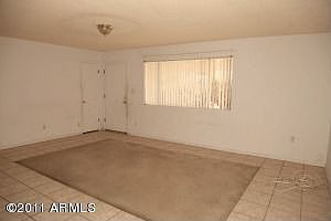 3rd image of 1006 W Oxford Dr