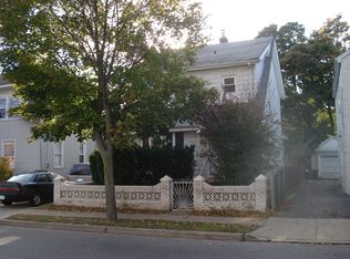 223 Washington St, Hempstead, NY 11550