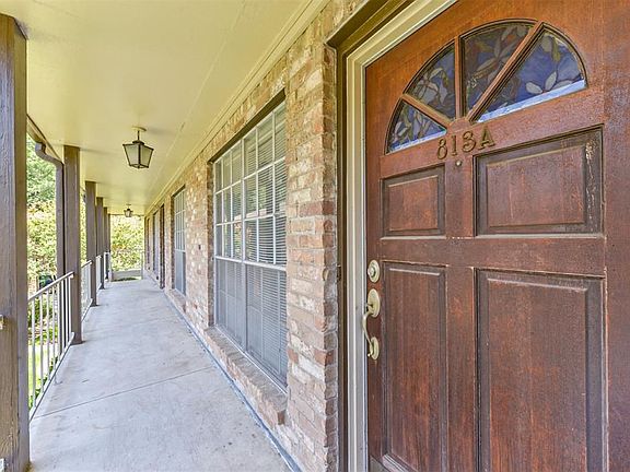 3rd image of 813 Wax Myrtle Ln #A