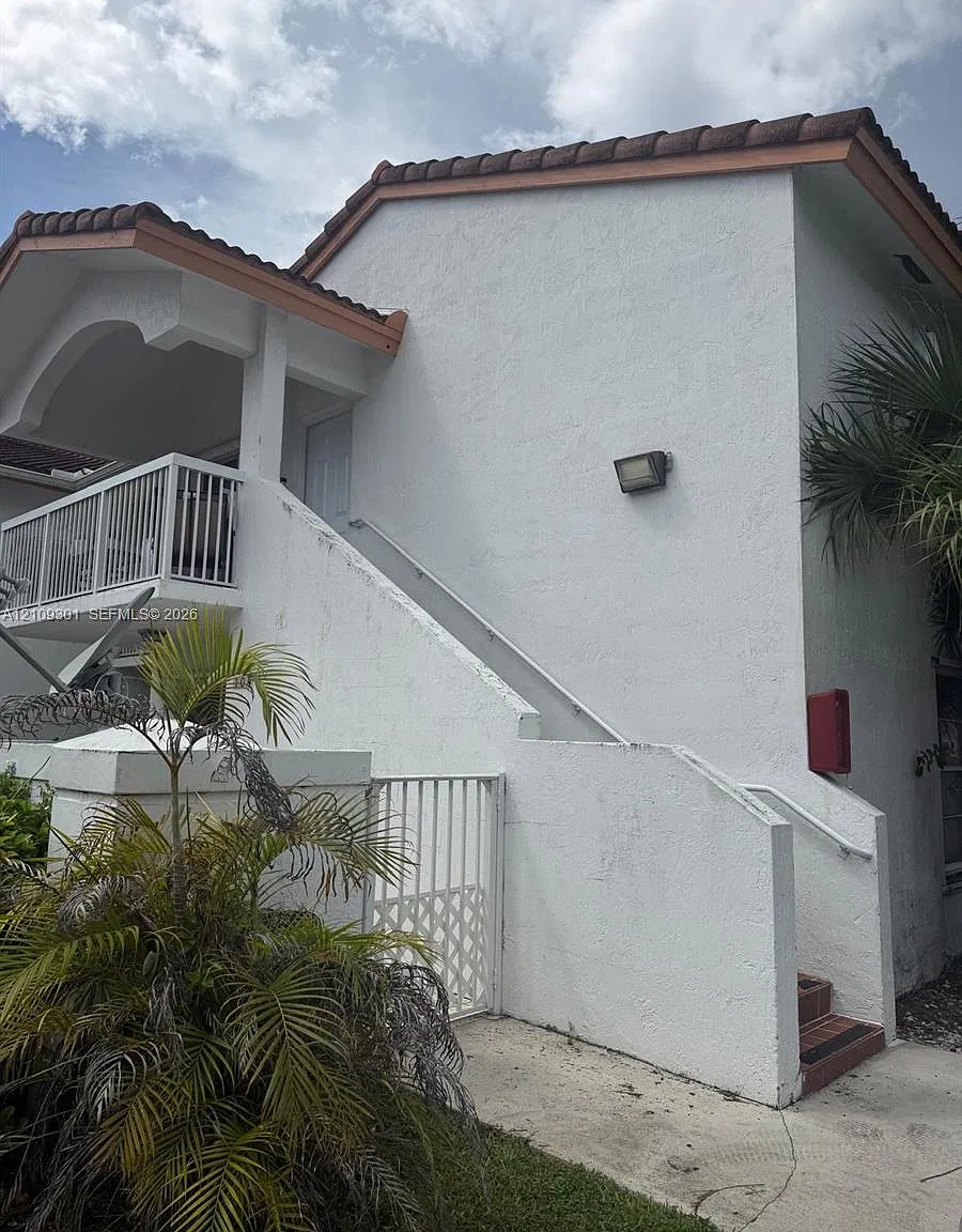 Point Lake Condo Iii — Photo 3