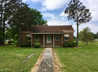 904 S Johnson St, Mount Olive, NC 28365