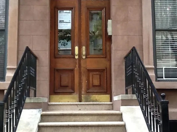 212 E 70th St APT 2B, New York, NY 10021