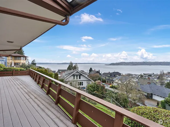 63 West Road, Tacoma, WA 98406