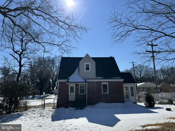 2414 Fairview Dr, Alexandria, VA 22306