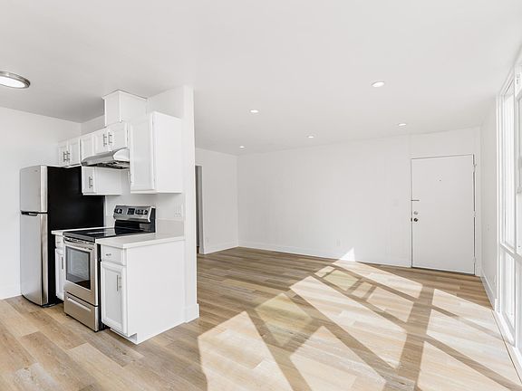 4th image of 3901 Highland Ave #10