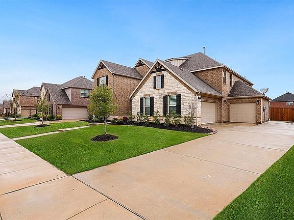 2nd image of 171 Darian Dr