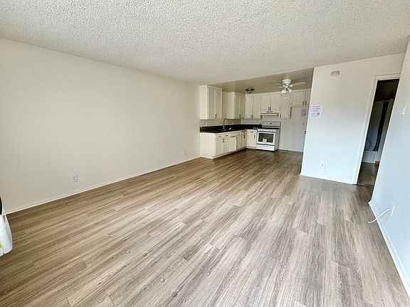2nd image of 13760 Vanowen St APT 5